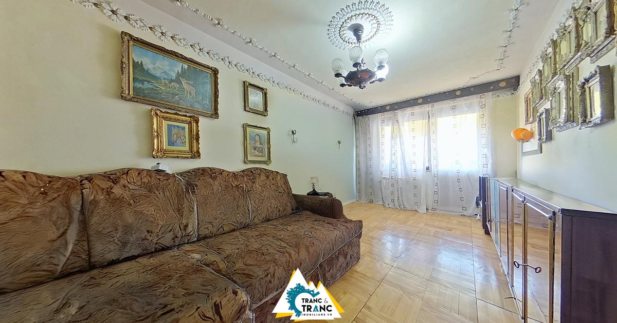 Apartament decomandat cu 4 camere în zona Podgoria, Arad