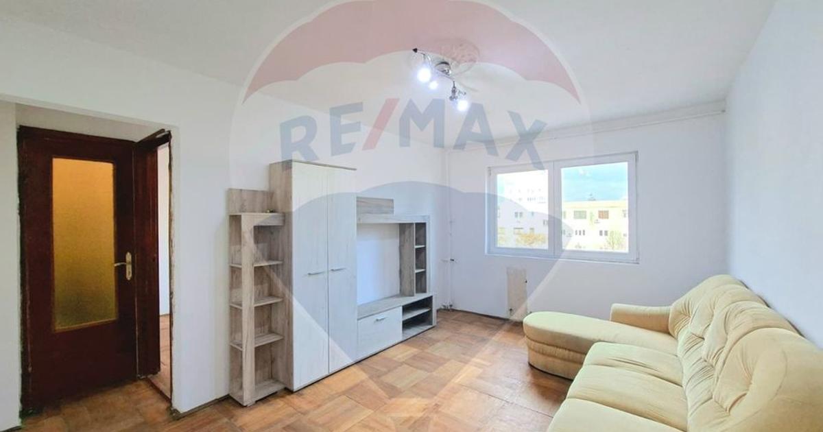 Apartament semidecomandat cu 3 camere în zona Romanilor, Arad