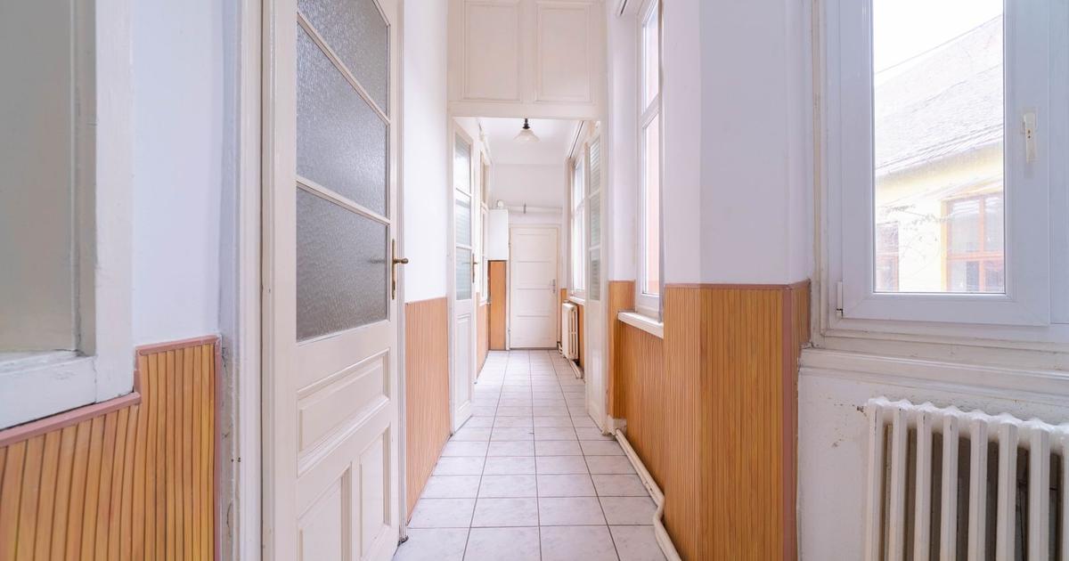 Apartament semidecomandat cu 4 camere în zona Ultracentral, Arad