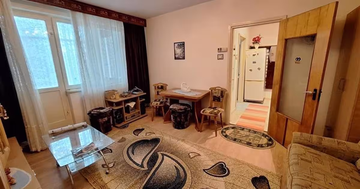 Apartament semidecomandat cu 2 camere în zona 9 Mai, Bacău