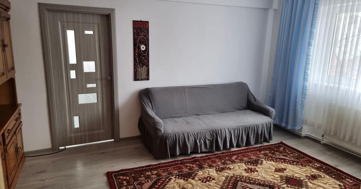 Apartament semidecomandat cu 2 camere în zona 9 Mai, Bacău