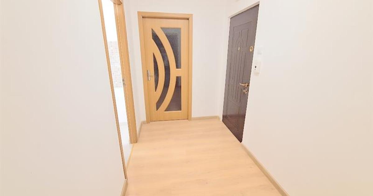 Apartament semidecomandat cu 3 camere în zona 9 Mai, Bacău