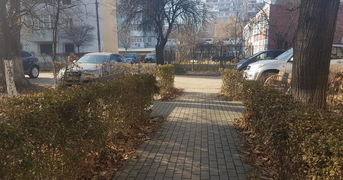 Apartament nedecomandat cu 2 camere în zona Alecu Russo, Bacău