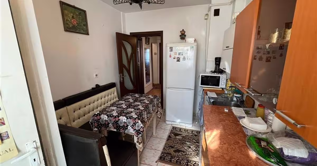 Apartament decomandat cu 3 camere în zona Alexandru cel Bun, Bacău