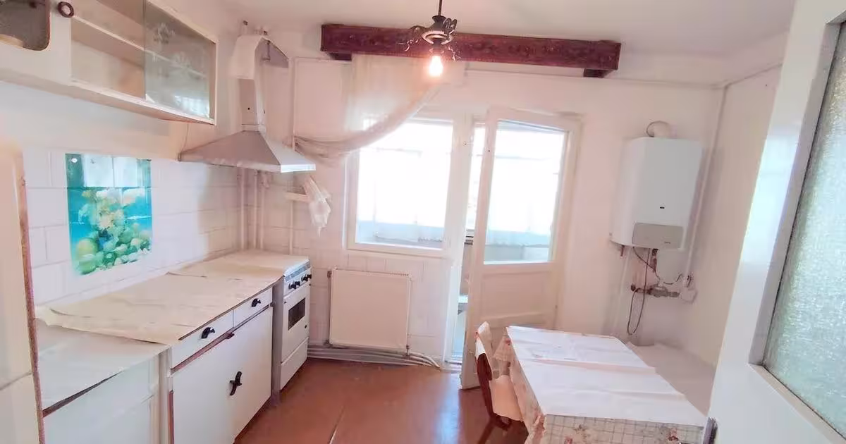 Apartament decomandat cu 3 camere în zona Bistrița Lac, Bacău