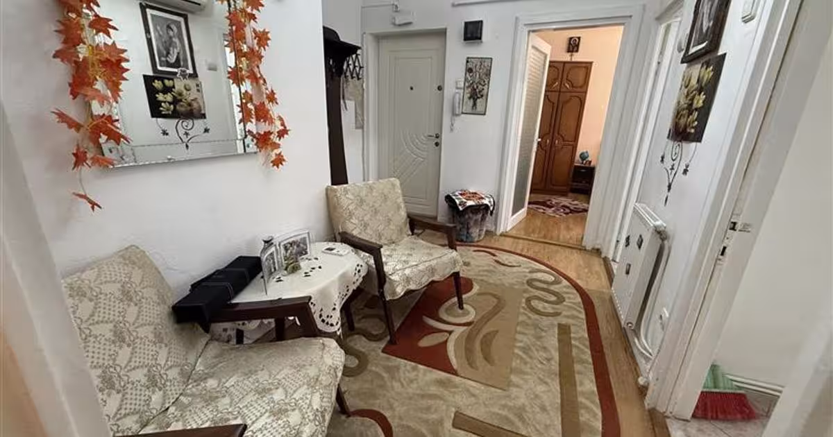 Apartament decomandat cu 2 camere în zona Central, Bacău