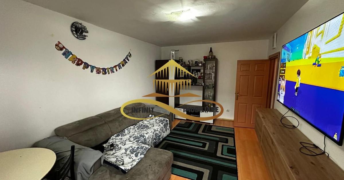 Apartament decomandat cu 2 camere în zona Central, Bacău