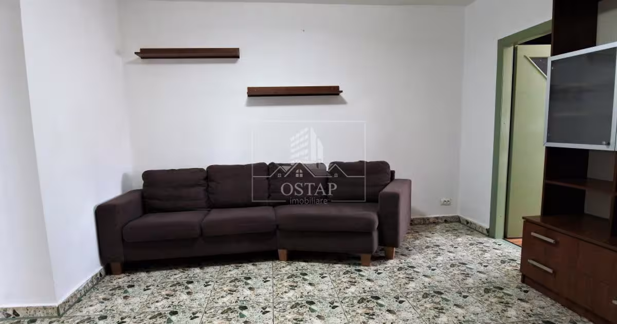 Apartament decomandat cu 3 camere în zona Central, Bacău