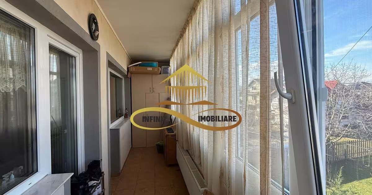 Apartament semidecomandat cu 3 camere în zona CFR, Bacău