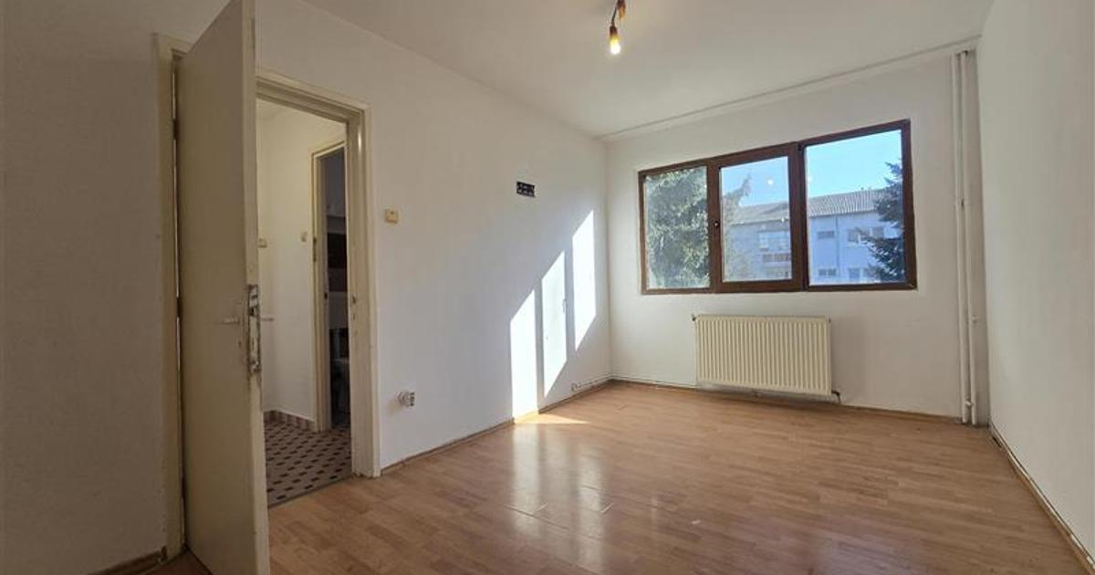 Apartament semidecomandat cu 2 camere în zona Cornișa, Bacău