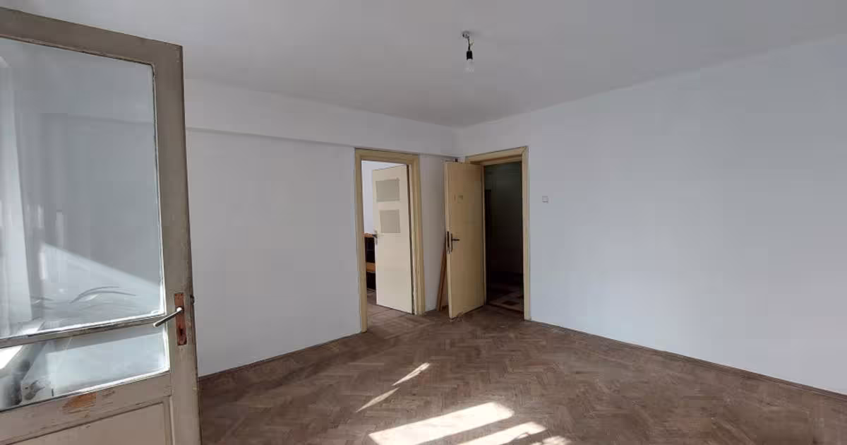 Apartament decomandat cu 3 camere în zona Energiei, Bacău