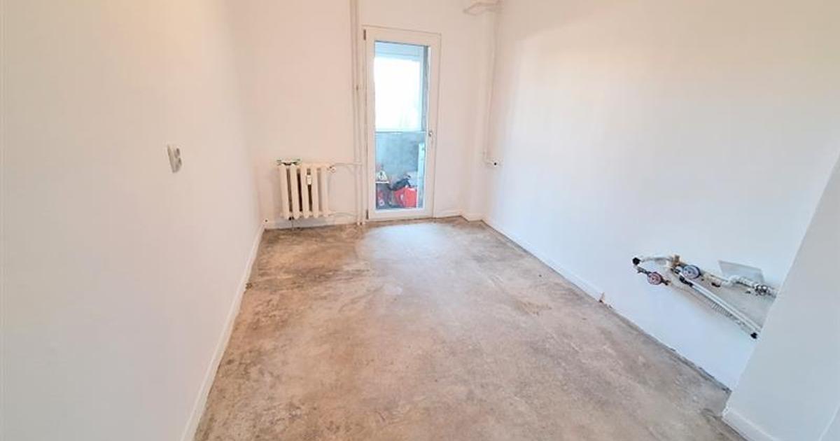 Apartament decomandat cu 3 camere în zona Narcisa, Bacău