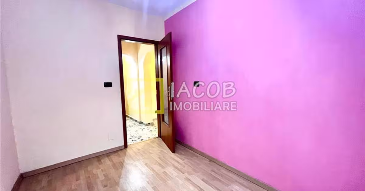 Apartament semidecomandat cu 3 camere în zona Narcisa, Bacău