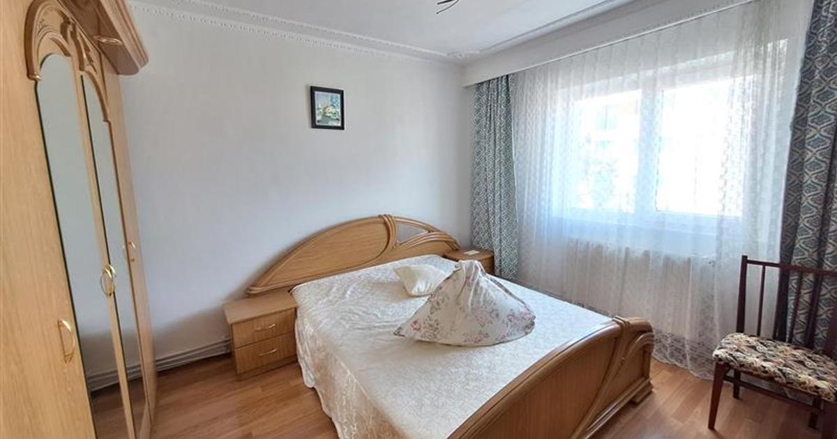 Apartament decomandat cu 3 camere în zona Nord, Bacău