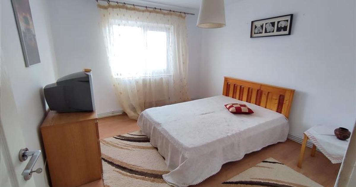 Apartament decomandat cu 3 camere în zona Nord, Bacău