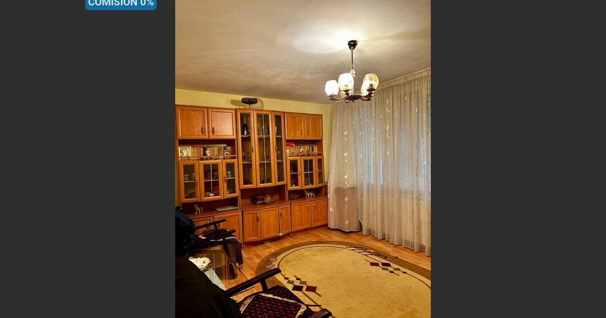 Apartament decomandat cu 3 camere în zona Orizont, Bacău