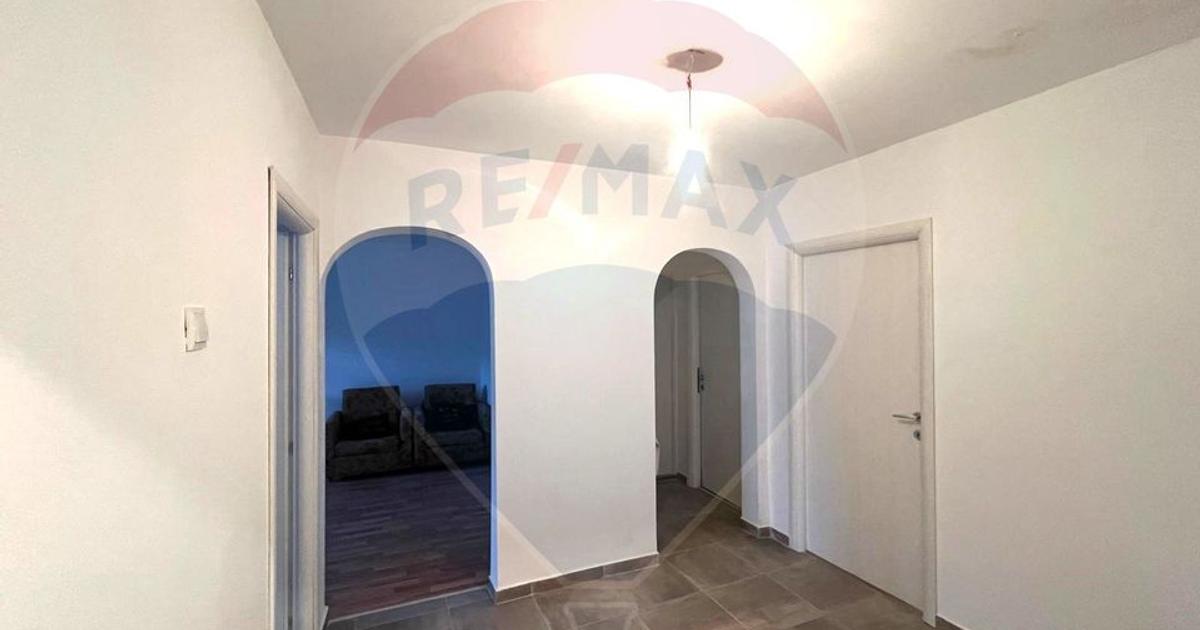 Apartament decomandat cu 3 camere în zona Republicii, Bacău