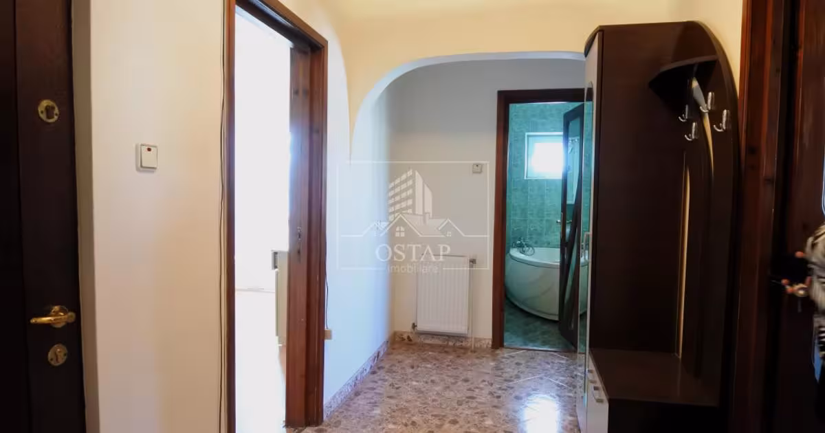 Apartament decomandat cu 3 camere în zona Republicii, Bacău