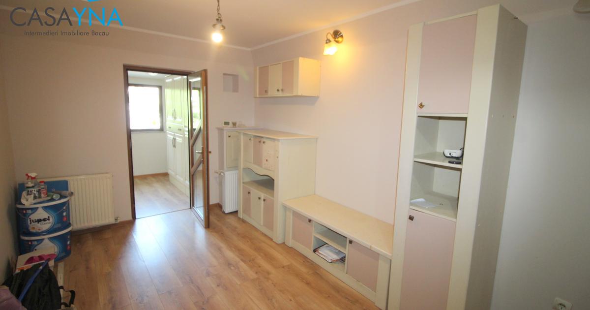 Apartament decomandat cu 3 camere în zona Ștefan cel Mare, Bacău