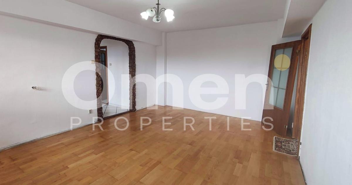 Apartament semidecomandat cu 3 camere în zona Central, Baia Mare