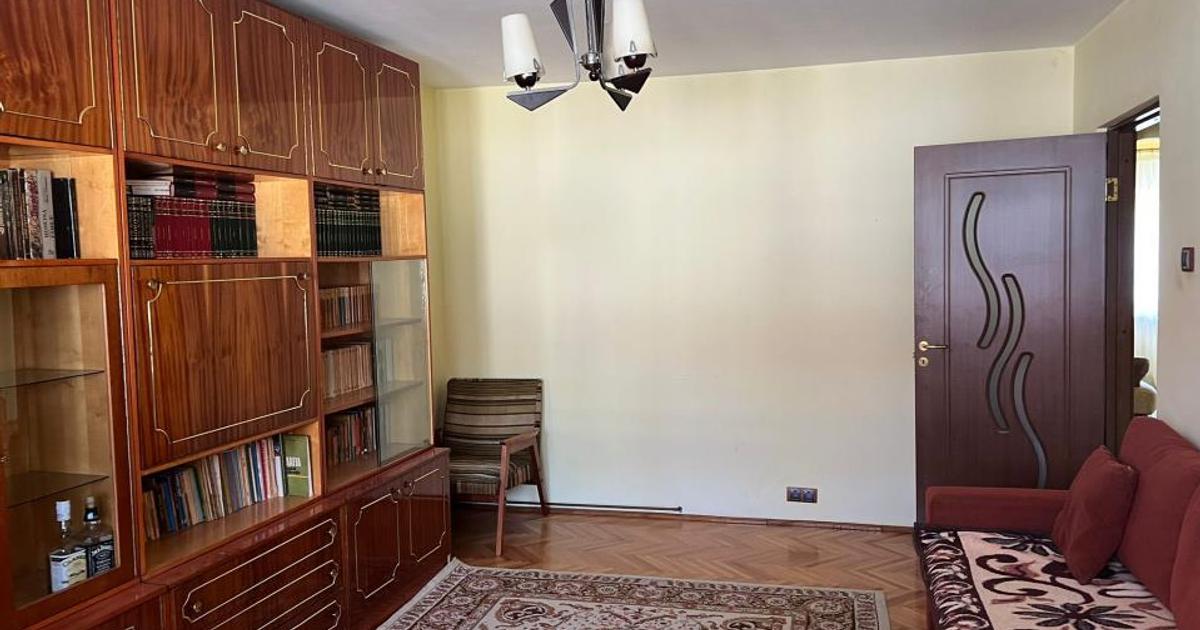 Apartament decomandat cu 4 camere în zona Central, Baia Mare