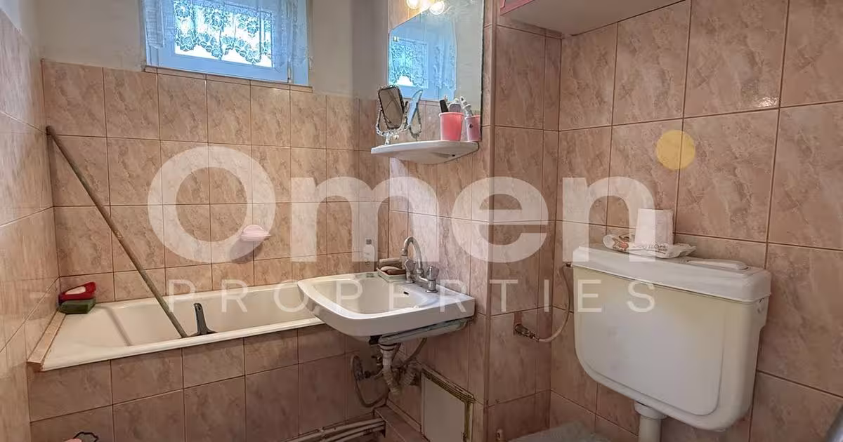 Apartament semidecomandat cu 4 camere în zona Decebal, Baia Mare