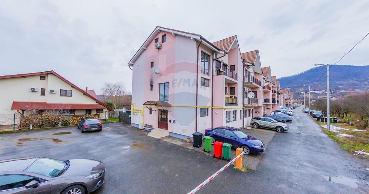 Apartament decomandat cu 4 camere în zona Independenței, Baia Mare