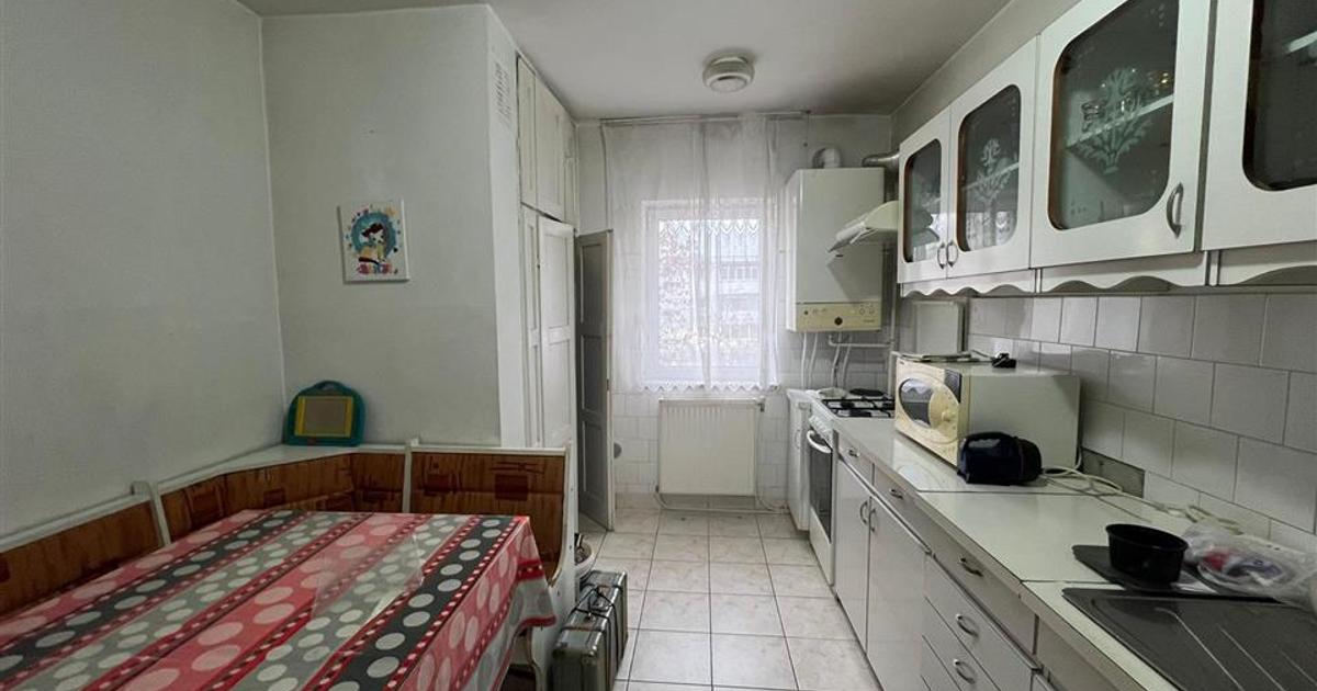 Apartament decomandat cu 4 camere în zona Ultracentral, Baia Mare