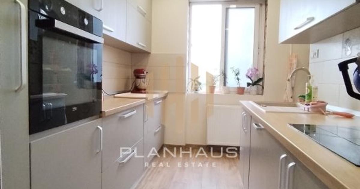 Apartament semidecomandat cu 4 camere în zona Ultracentral, Baia Mare