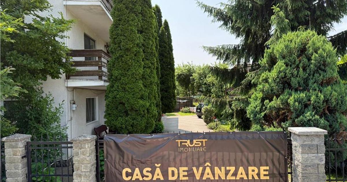 Apartament semidecomandat cu 9 camere în zona Central, Beclean