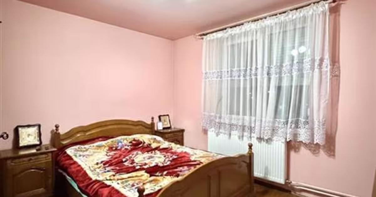 Apartament decomandat cu 2 camere în zona Central, Beiuș