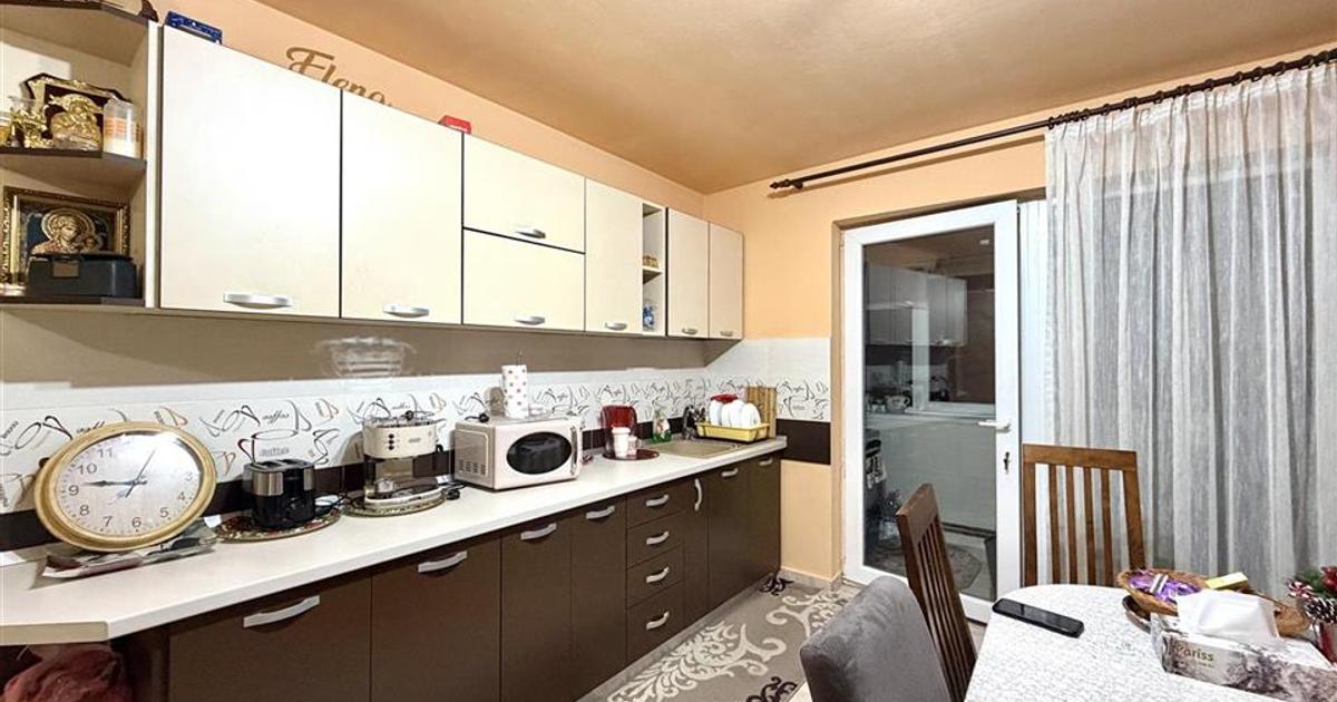 Apartament decomandat cu 2 camere în zona Central, Beiuș