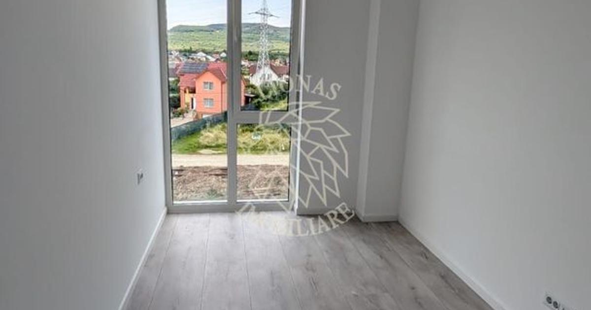 Apartament decomandat cu 4 camere în zona Calea Moldovei, Bistrița