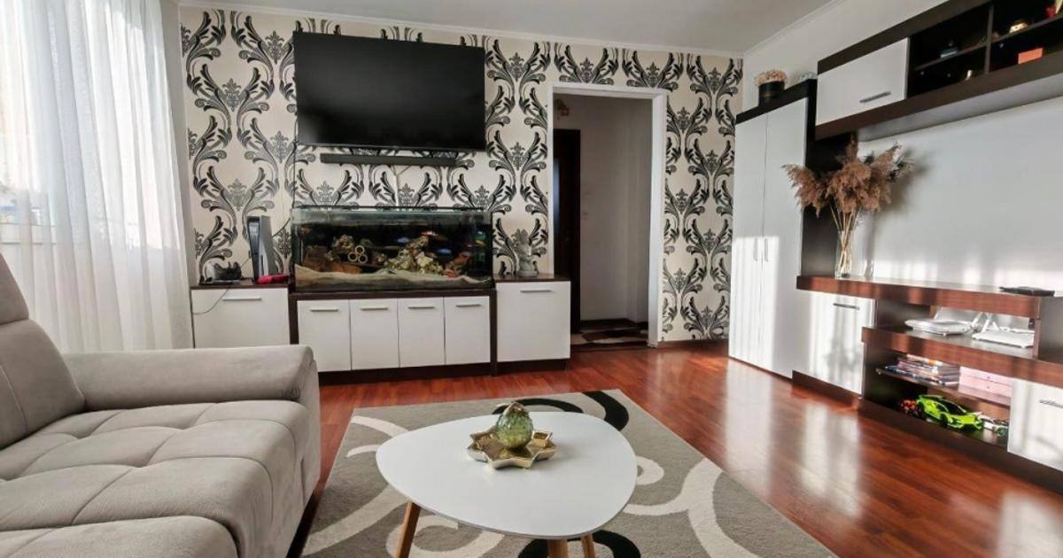 Apartament decomandat cu 3 camere în zona Calea Moldovei, Bistrița