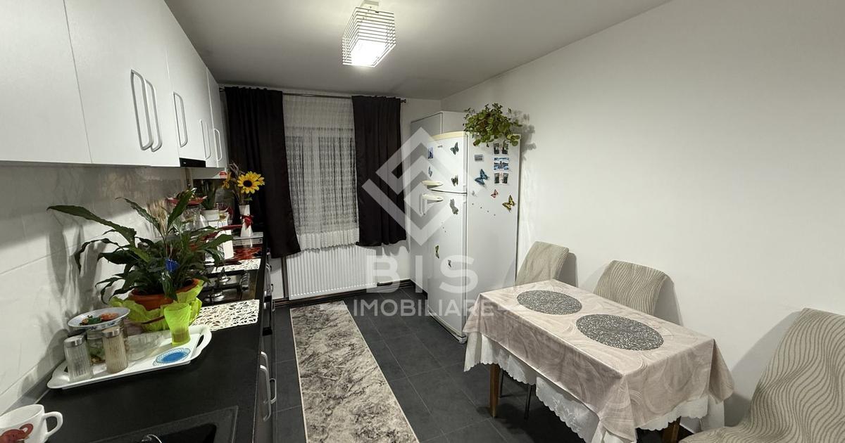 Apartament semidecomandat cu 2 camere în zona Central, Bistrița