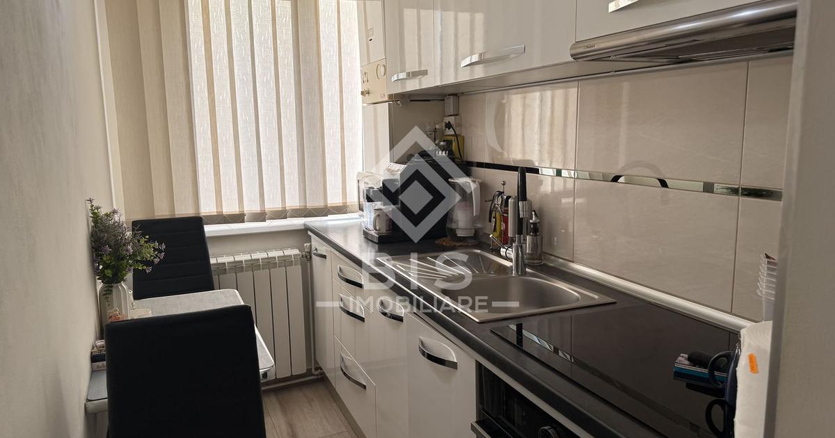 Apartament semidecomandat cu 2 camere în zona Central, Bistrița