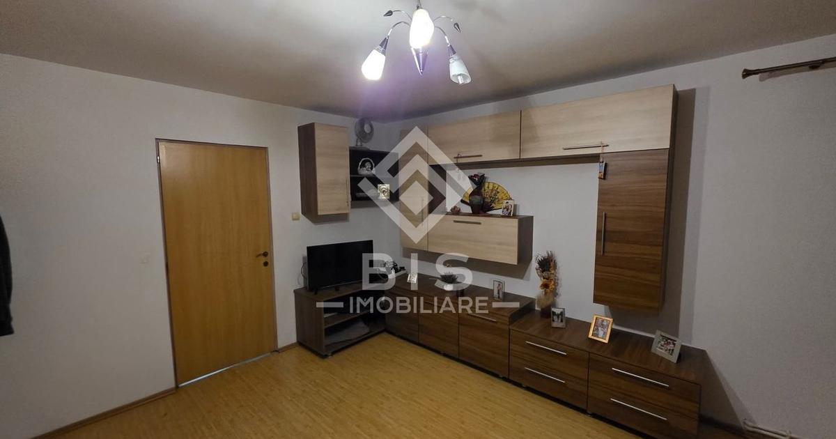 Apartament decomandat cu 3 camere în zona Centura, Bistrița