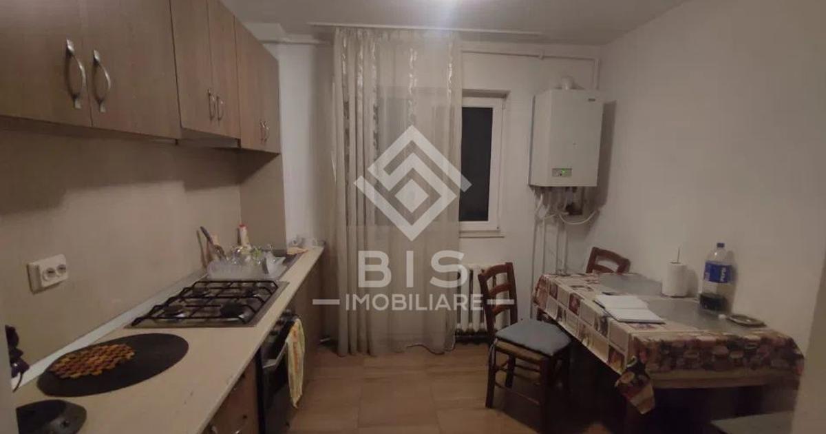 Apartament decomandat cu 2 camere în zona Decebal, Bistrița