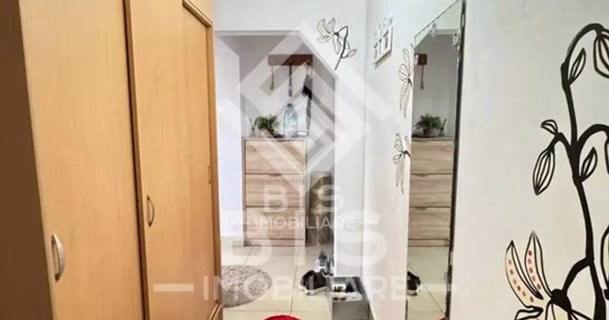 Apartament decomandat cu 3 camere în zona Decebal, Bistrița
