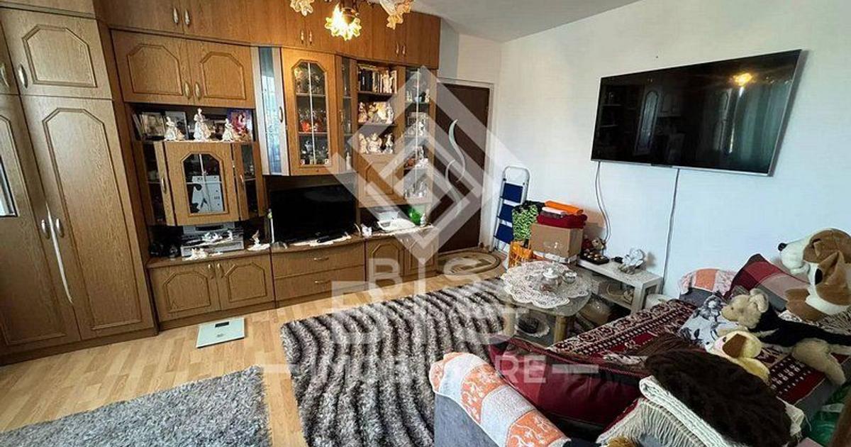Apartament semidecomandat cu 3 camere în zona Decebal, Bistrița