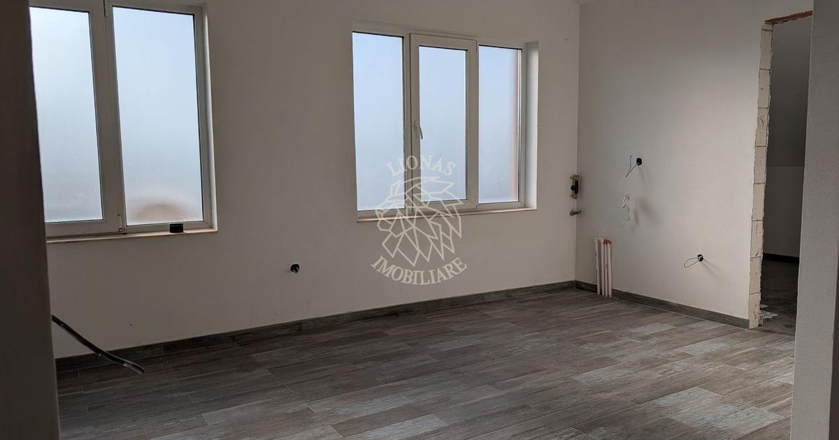 Apartament semidecomandat cu 5 camere în zona Decebal, Bistrița
