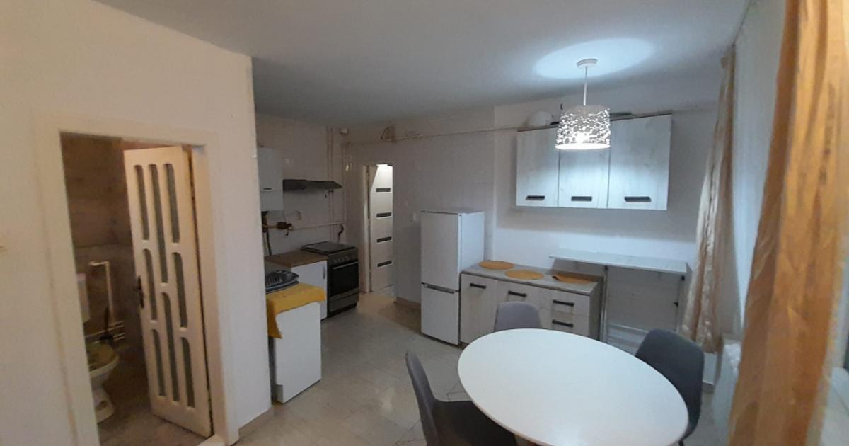 Apartament decomandat cu 2 camere în zona Est, Bistrița