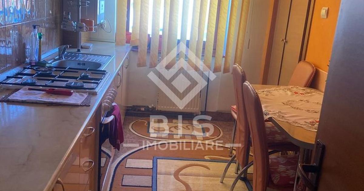 Apartament decomandat cu 3 camere în zona Exterior Vest, Bistrița