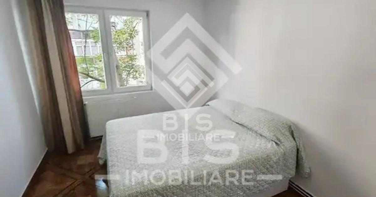 Apartament decomandat cu 4 camere în zona Independenței, Bistrița