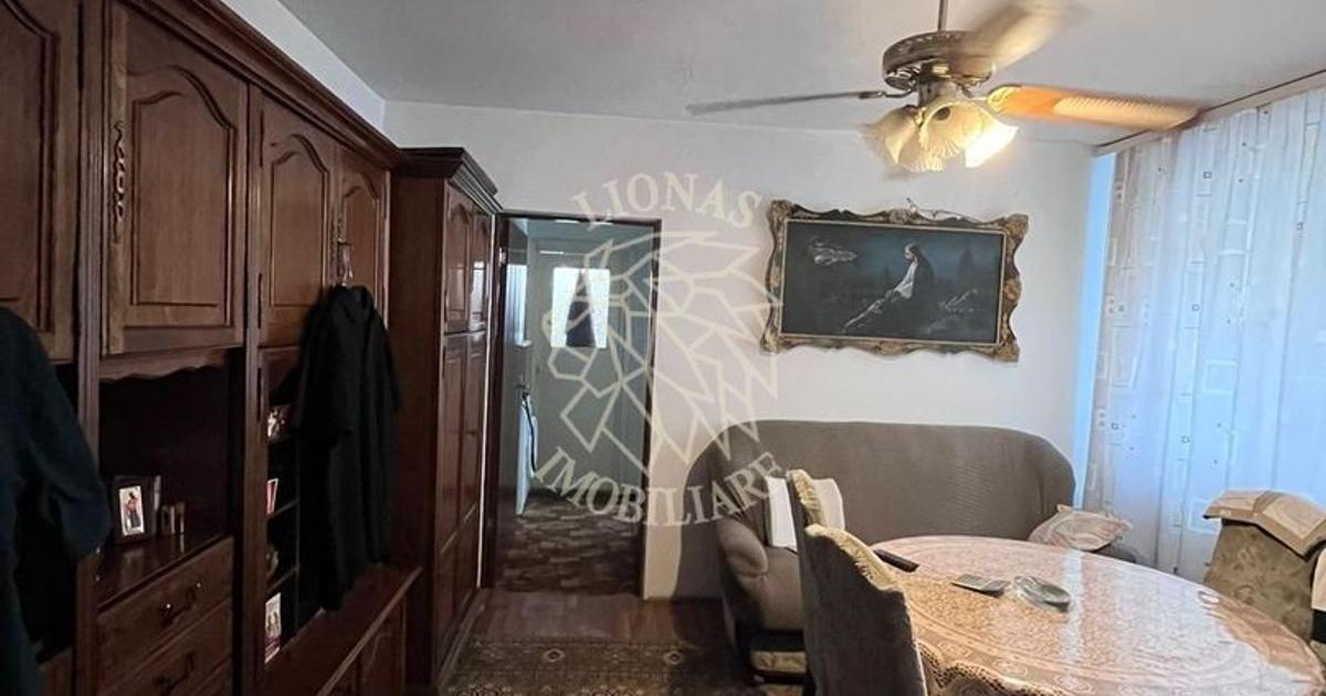 Apartament semidecomandat cu 3 camere în zona Independenței, Bistrița