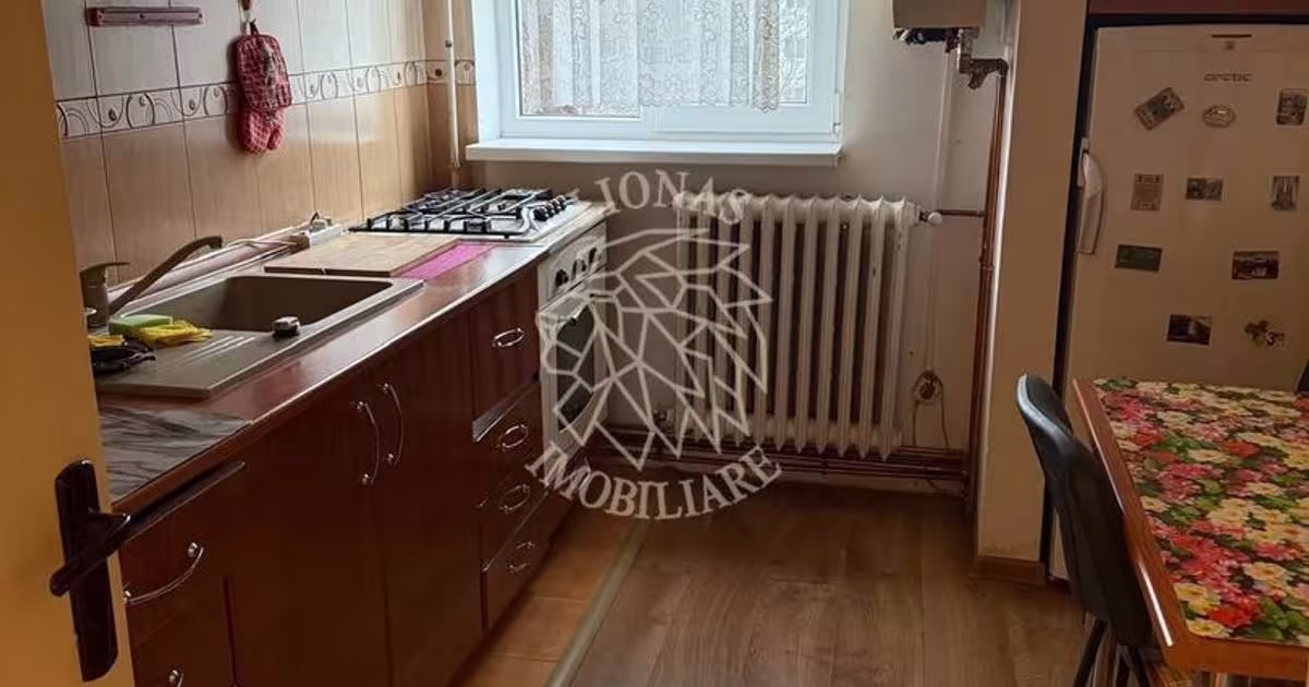 Apartament decomandat cu 3 camere în zona Nord, Bistrița