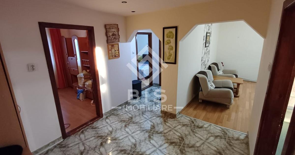 Apartament decomandat cu 4 camere în zona Nord, Bistrița