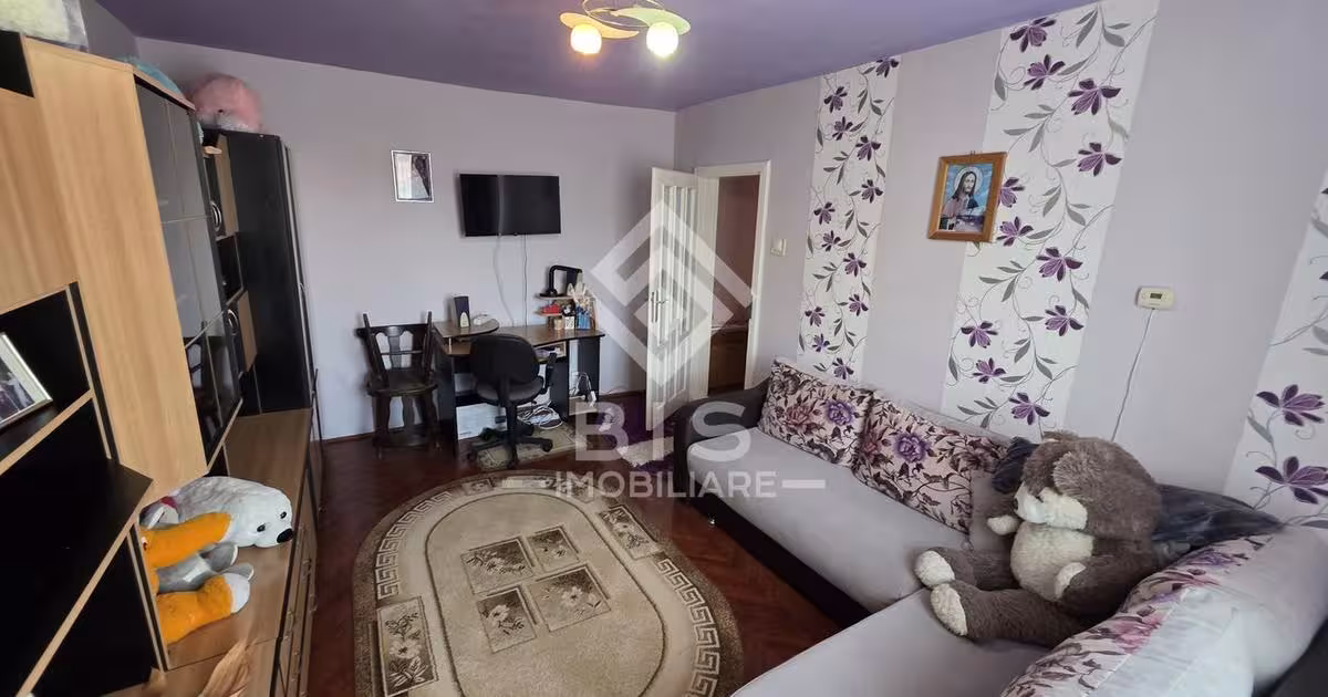 Apartament decomandat cu 3 camere în zona Sud, Bistrița