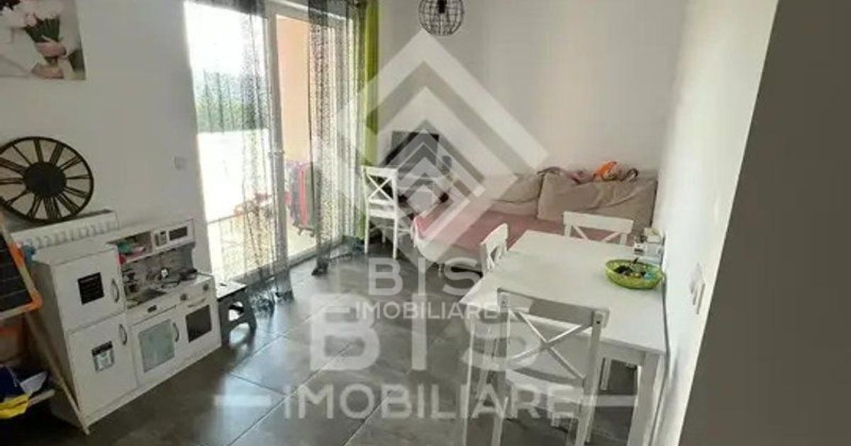Apartament decomandat cu 3 camere în zona Sud, Bistrița