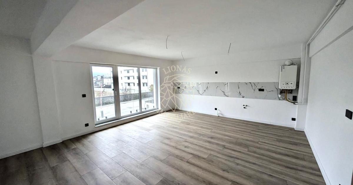 Apartament semidecomandat cu 3 camere în zona Sud, Bistrița